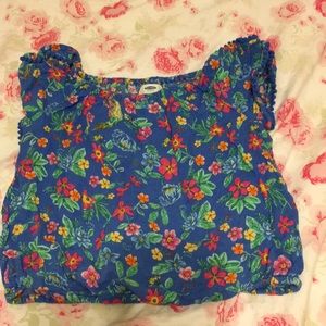 Old navy top.fits like a crop top but longer